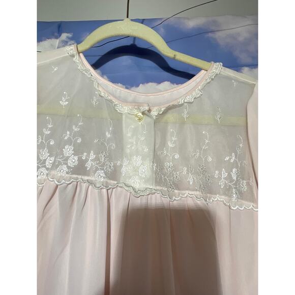 VTG 1980s Heiress Cream Sleeveless Long Nightgown W/ Sash Lace Embroidered Sz M - Picture 1 of 6
